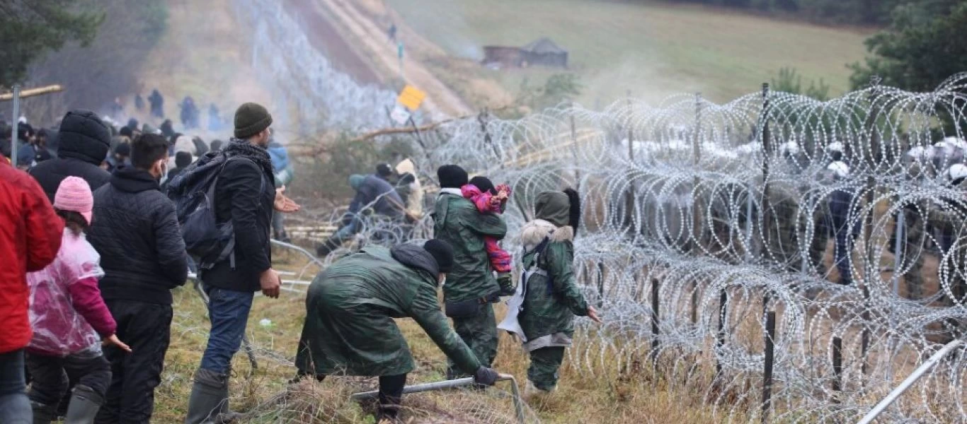ΗΠΑ και ευρωπαϊκές χώρες καταδικάζουν μια «ενορχηστρωμένη εργαλειοποίηση ανθρώπων» από τη Λευκορωσία